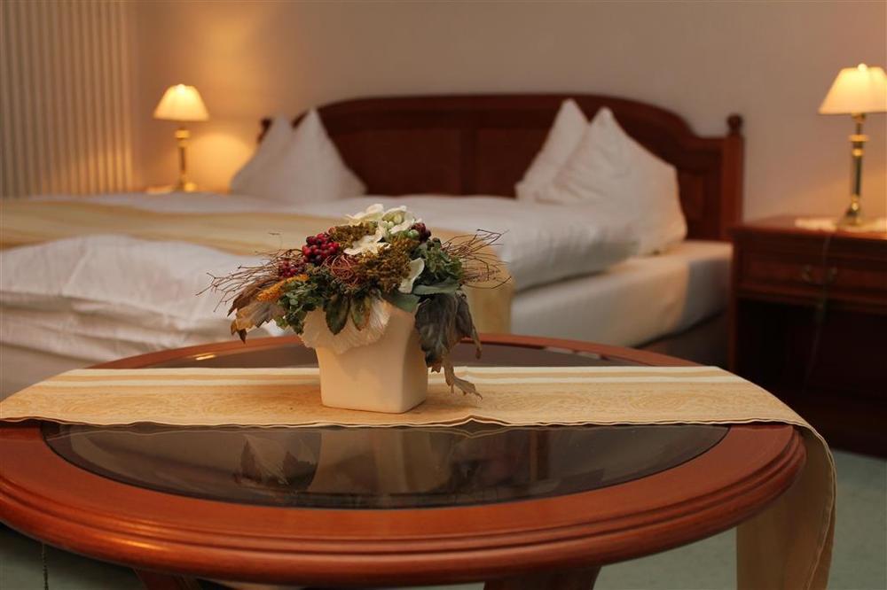 Hotel Und Restaurant Waldschloesschen Crivitz Cameră foto