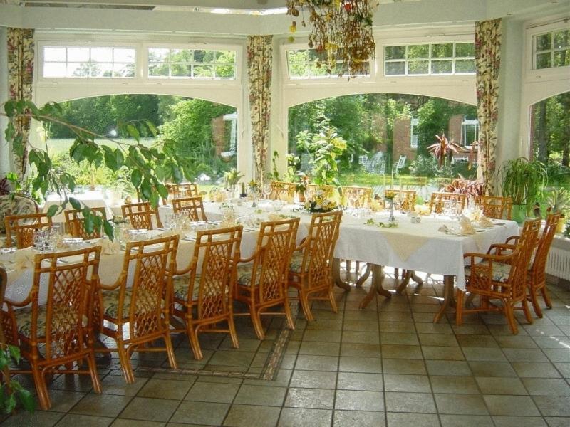 Hotel Und Restaurant Waldschloesschen Crivitz Restaurant foto